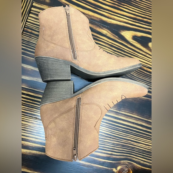 SUGAR Brown Western Ankle Cowgirl Boots - Picture 8 of 10